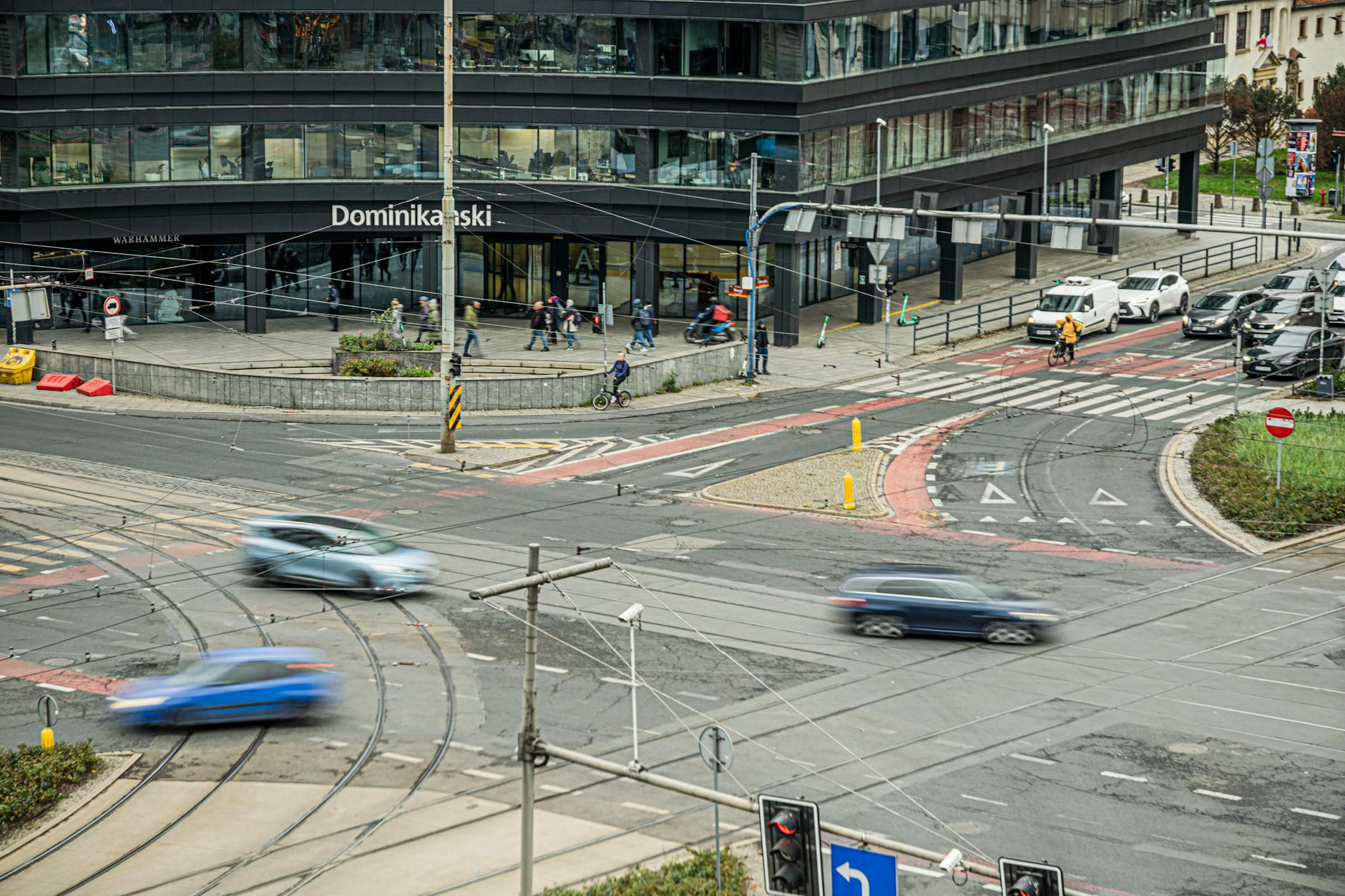 Zakończony remont drogi we Wrocławiu – poprawiona nawierzchnia dla płynniejszego ruchu