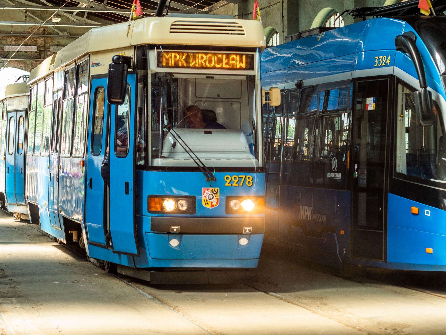 Wrocławski tramwaj typu Twist w trakcie modernizacji lub nowy tramwaj na torach